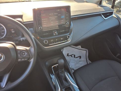 Used 2022 Toyota Corolla LE image 5
