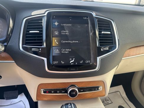 Used 2022 Volvo XC90 T6 Momentum w/ Advanced Package image 15