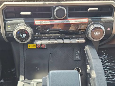Used 2025 Toyota 4Runner Limited RWD image 24