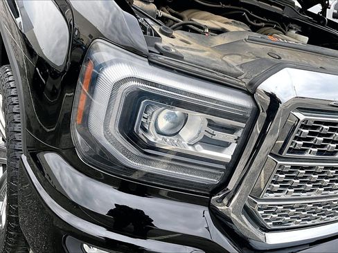 Used 2018 GMC Sierra 1500 Denali w/ Denali Ultimate Package image 32