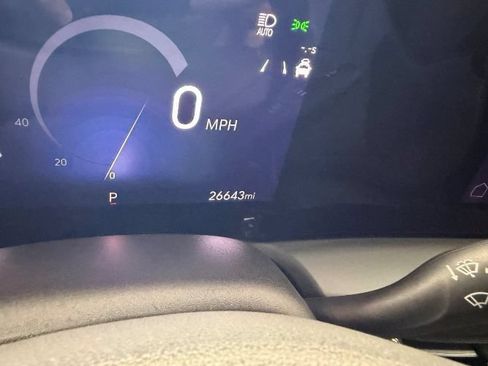 Used 2025 Buick Encore GX Preferred AWD/4WD image 18