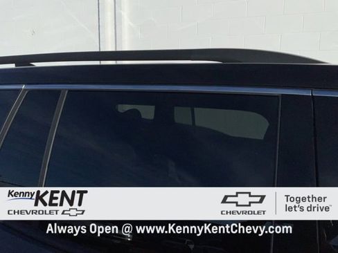 Used 2025 GMC Acadia Elevation image 9