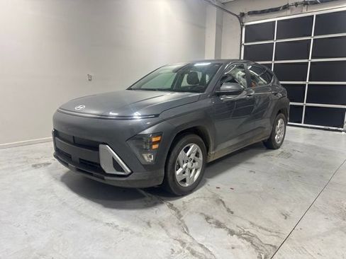 Used 2025 Hyundai Kona SE FWD image 2