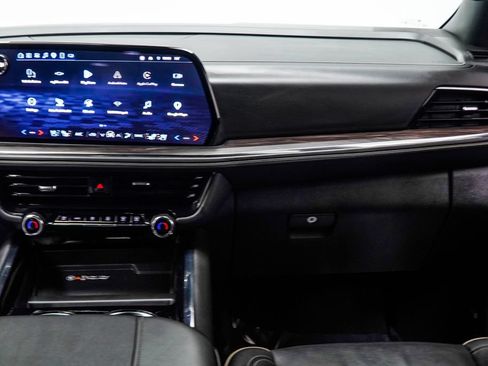 Used 2025 Chevrolet Tahoe Premier AWD/4WD image 20