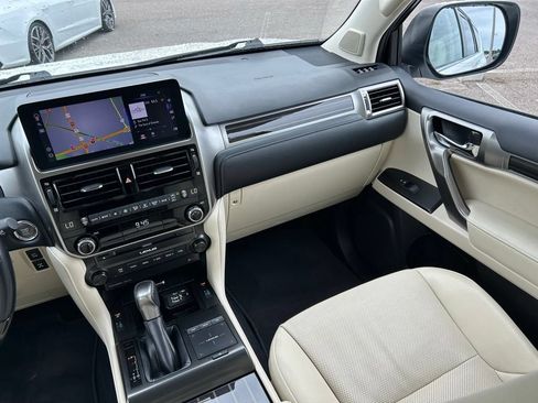 Used 2022 Lexus GX 460 Premium w/ Premium Package AWD/4WD image 11