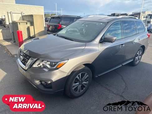 Used 2019 Nissan Pathfinder SL AWD/4WD image 7