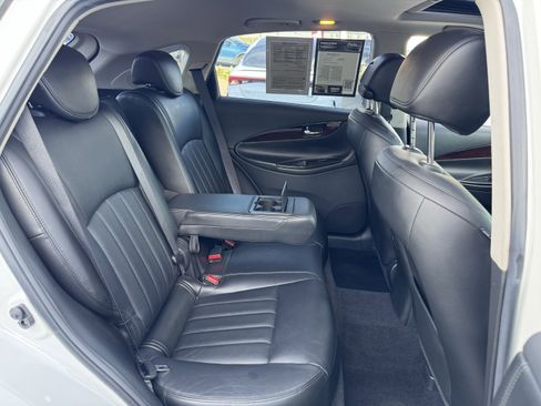 Used 2017 INFINITI QX50 2WD w/ Deluxe Touring Package image 35