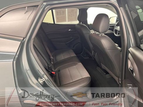 Used 2025 Chevrolet Trax LT FWD image 34