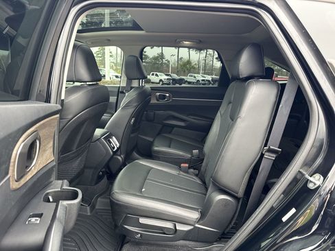 Used 2023 Kia Sorento EX w/ Panoramic Sunroof Package image 31