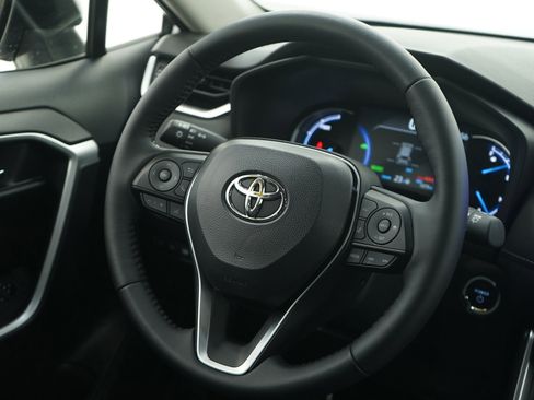 Used 2025 Toyota RAV4 XLE image 13