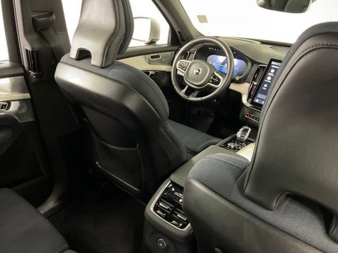 Certified 2025 Volvo XC90 T8 Ultra AWD/4WD image 33