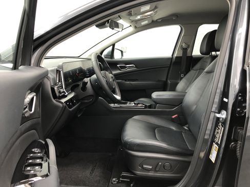 Certified 2023 Kia Sportage EX image 11