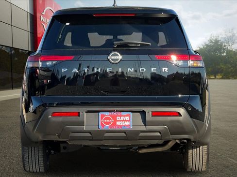 New 2025 Nissan Pathfinder S image 8