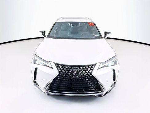 Used 2019 Lexus UX 200 FWD image 13