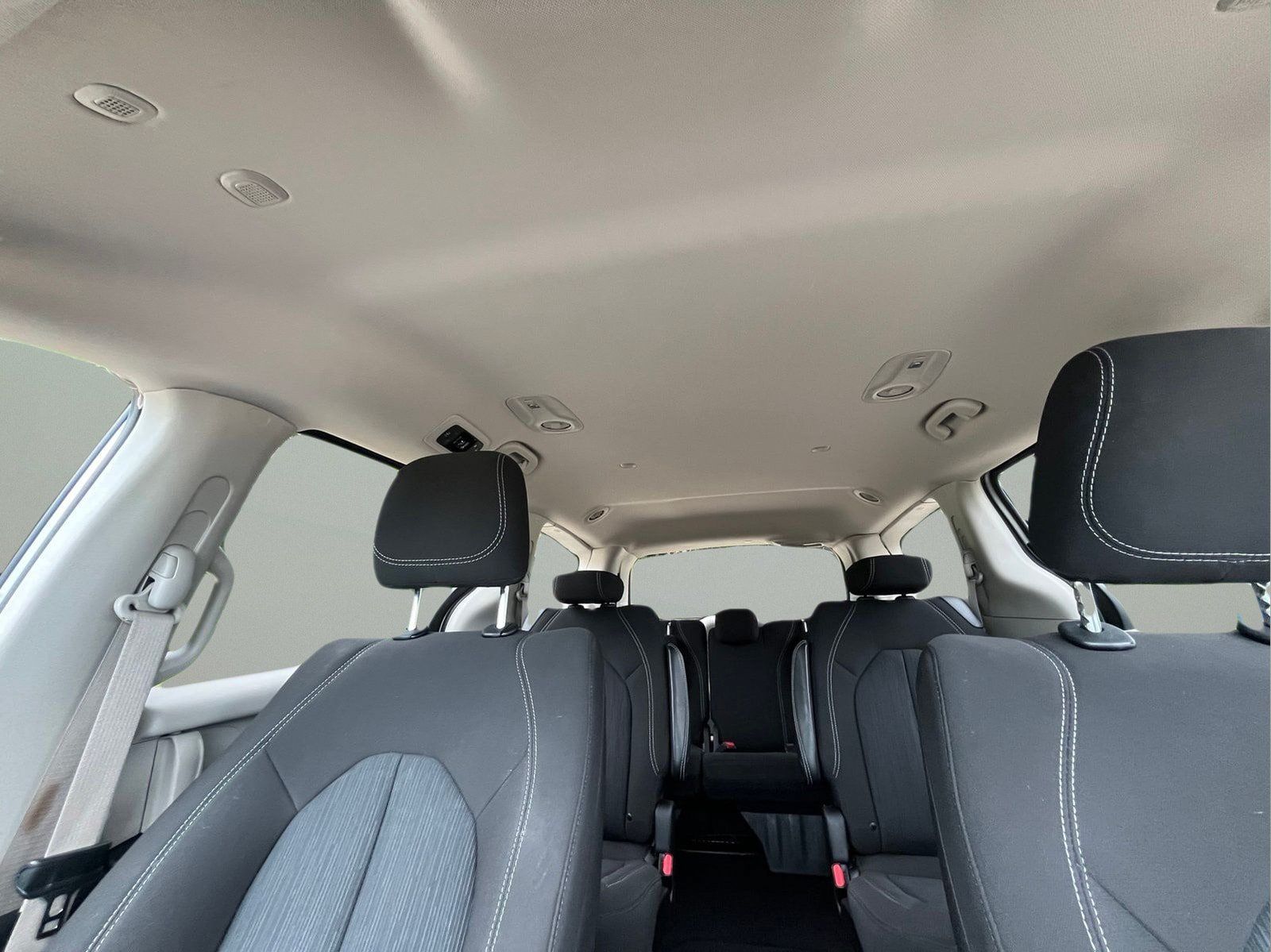 Used 2023 Chrysler Voyager LX FWD image 24