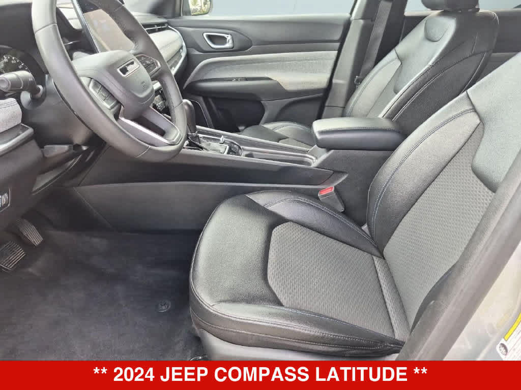Used 2024 Jeep Compass Latitude AWD/4WD image 16