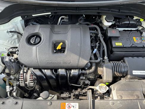 Used 2025 Kia Soul LX w/ LX Technology Package FWD image 29