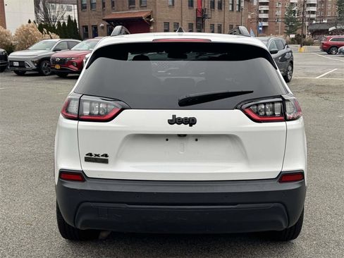 Used 2019 Jeep Cherokee Latitude Plus image 5