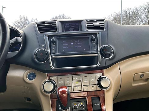 Used 2013 Toyota Highlander Limited image 36