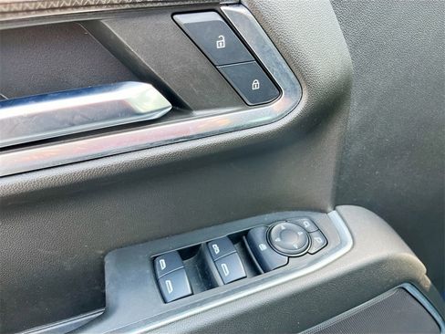 Used 2024 Chevrolet Silverado 1500 LT image 18