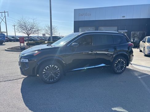 Used 2024 Nissan Rogue Platinum w/ Platinum Premium Package image 4