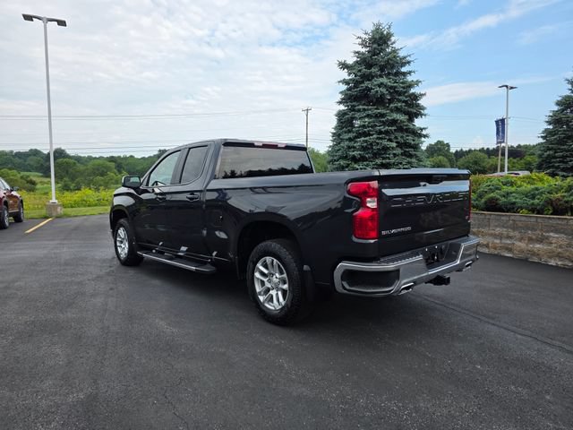 Used 2023 Chevrolet Silverado 1500 LT w/ Z71 Off-Road Package AWD/4WD image 2