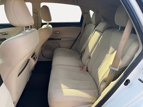 Used 2012 Toyota Venza LE w/ LE Convenience Pkg FWD image 11