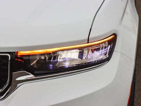 Used 2023 Jeep Grand Cherokee 4WD 4xe image 7