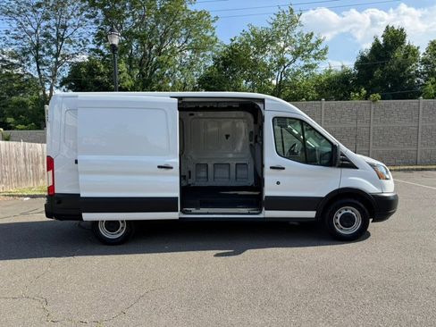 Used 2019 Ford Transit 250 148 Medium Roof RWD image 5