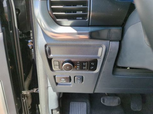 Certified 2025 Ford F150 Platinum w/ Equipment Group 702A High AWD/4WD image 29