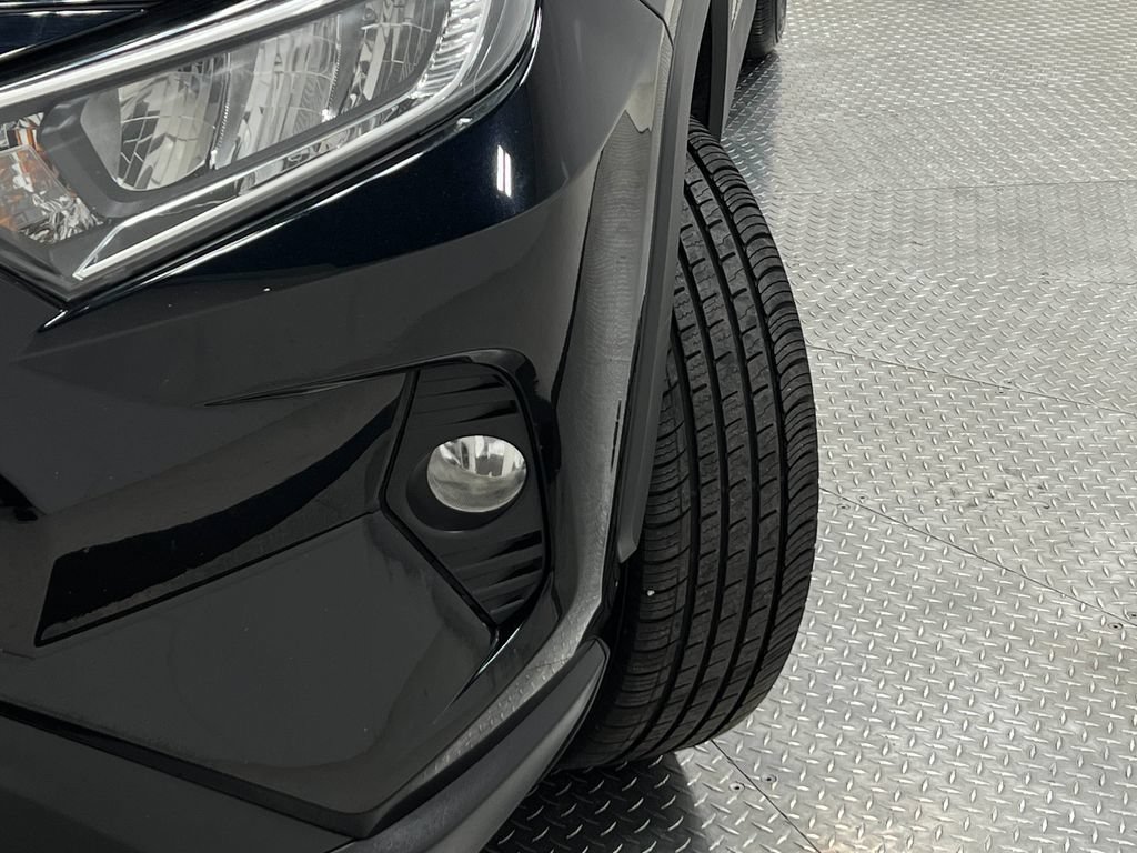 Used 2020 Toyota RAV4 XLE AWD/4WD image 35