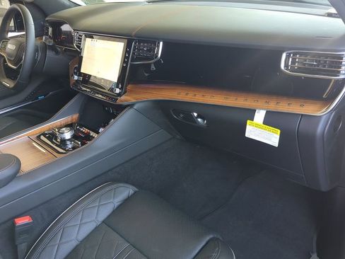 Used 2024 Jeep Grand Wagoneer Series III w/ Rear Seat Video Group 1 image 21