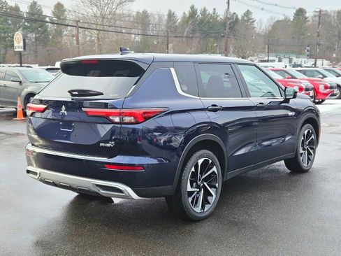 New 2025 Mitsubishi Outlander SE image 5