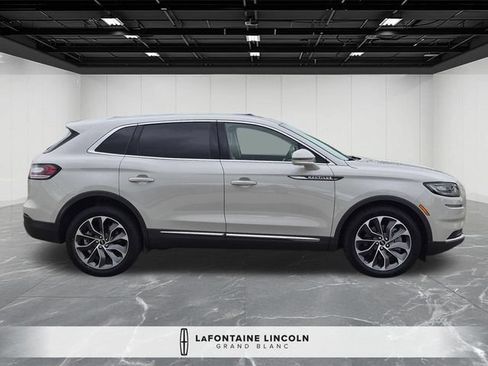Used 2022 Lincoln Nautilus Reserve AWD/4WD image 6