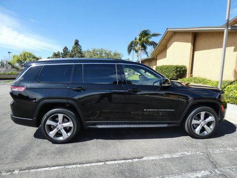 Used 2022 Jeep Grand Cherokee L Limited w/ Luxury Tech Group II image 6