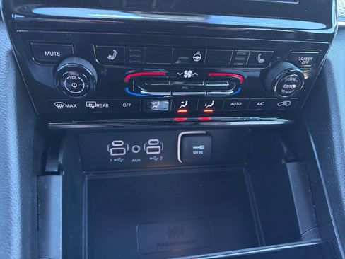 Used 2024 Jeep Grand Cherokee L Altitude image 17