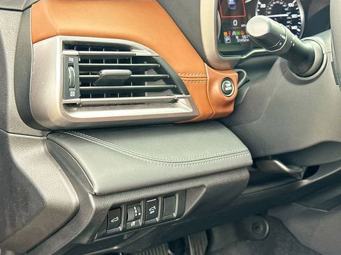 Used 2021 Subaru Outback Touring w/ Popular Package #2 image 11