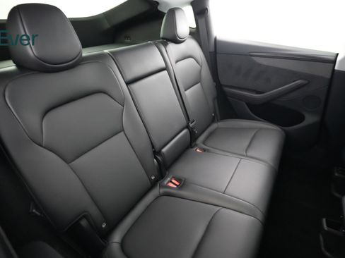Used 2026 Tesla Model Y 2WD image 5