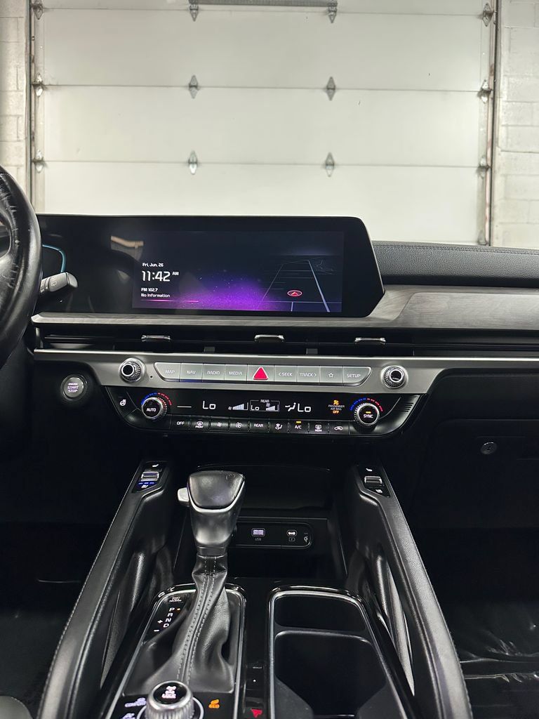 Used 2023 Kia Telluride AWD image 27