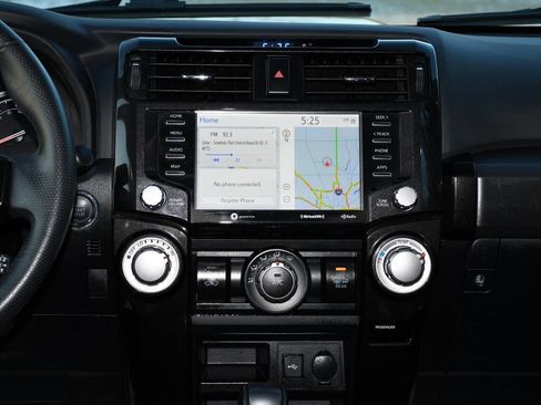 Used 2021 Toyota 4Runner TRD Off-Road Premium image 27