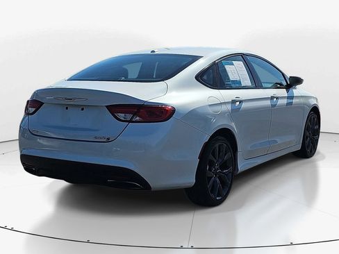 Used 2015 Chrysler 200 S FWD image 5