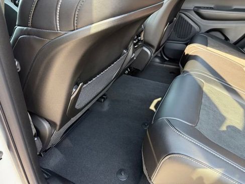 New 2025 Jeep Grand Cherokee Altitude image 25