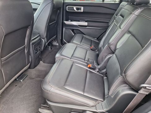 Used 2024 Ford Explorer XLT w/ Equipment Group 202A image 12
