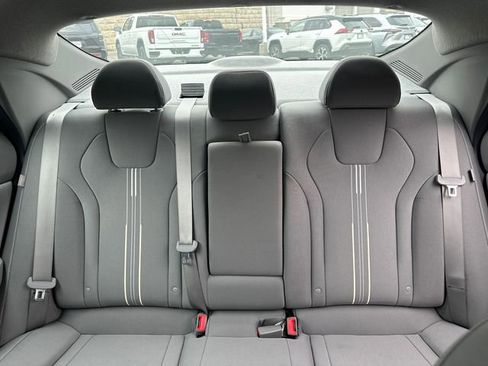Used 2025 Hyundai Elantra SEL FWD image 40
