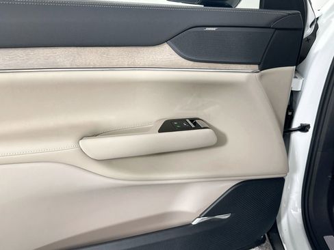 New 2025 Volvo EX90 Ultra w/ Protection Package Premier image 16