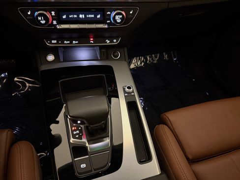 Used 2025 Audi Q5 2.0T Premium w/ Convenience Plus Package image 18