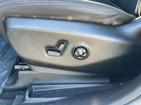 Used 2020 Chrysler Pacifica Touring w/ S Appearance Package image 23