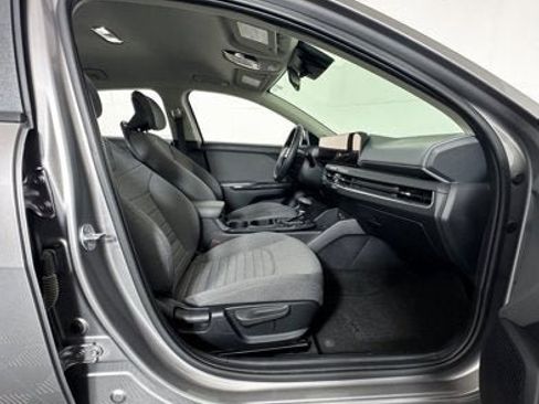 Used 2025 Kia K4 EX image 5