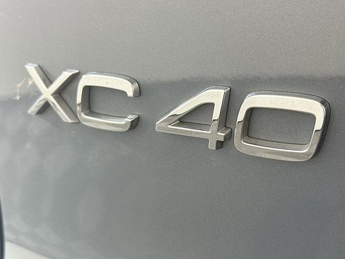 Used 2023 Volvo XC40 Recharge Core AWD/4WD image 10