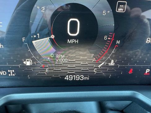 Used 2024 GMC Acadia Elevation AWD/4WD image 8